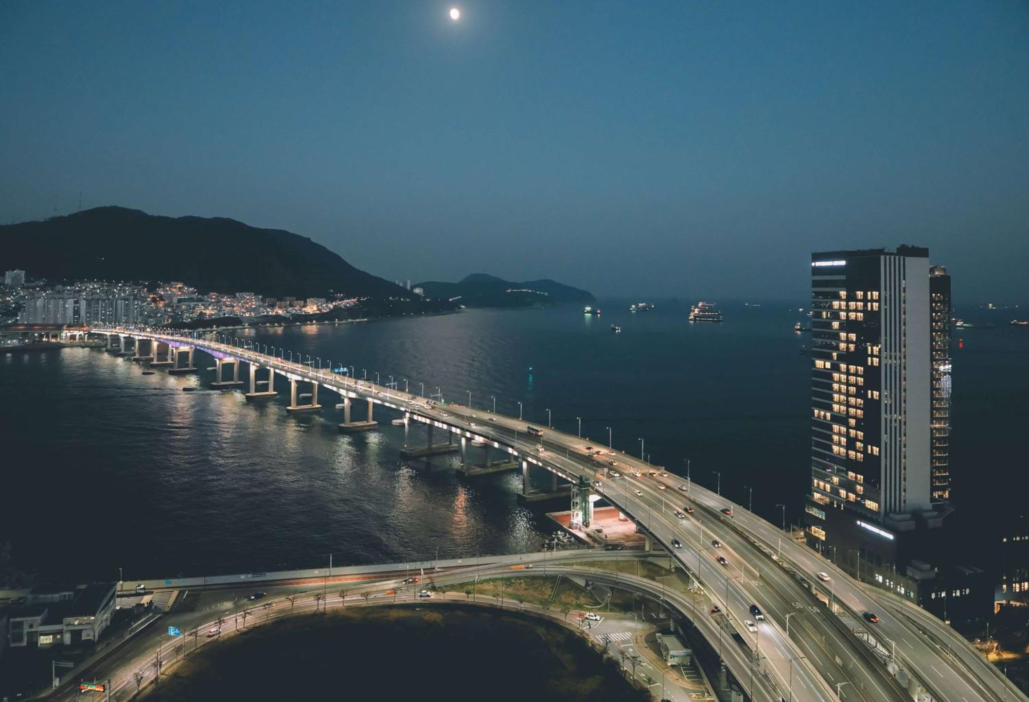 Wyndham Grand Busan Esterno foto