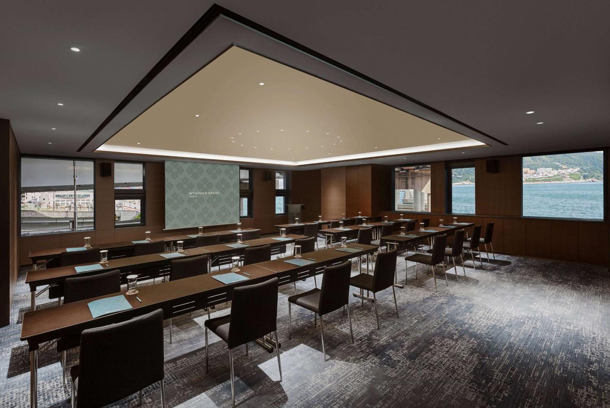 Wyndham Grand Busan Esterno foto