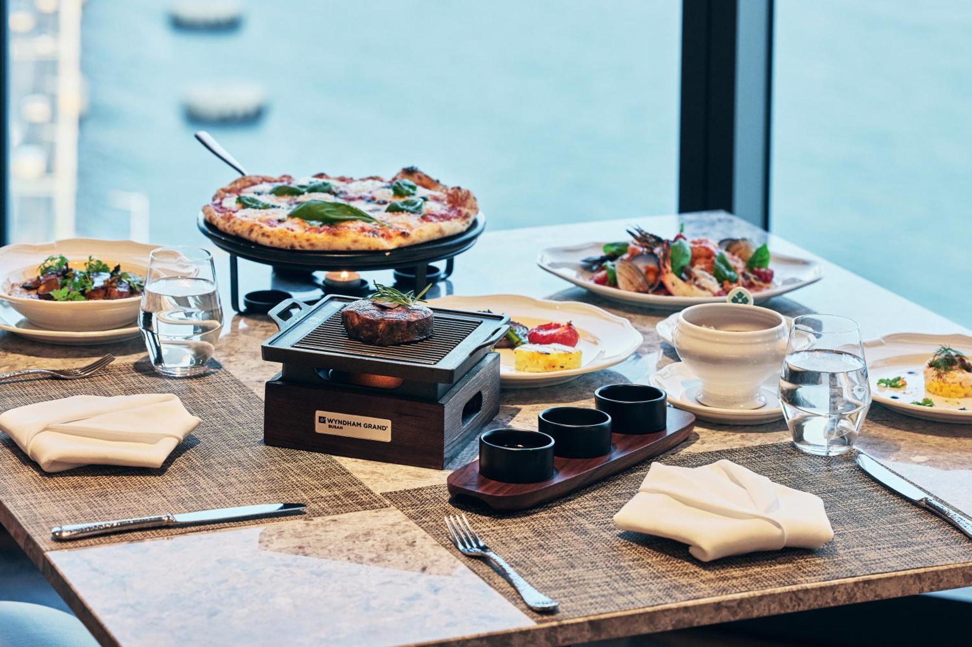 Wyndham Grand Busan Esterno foto